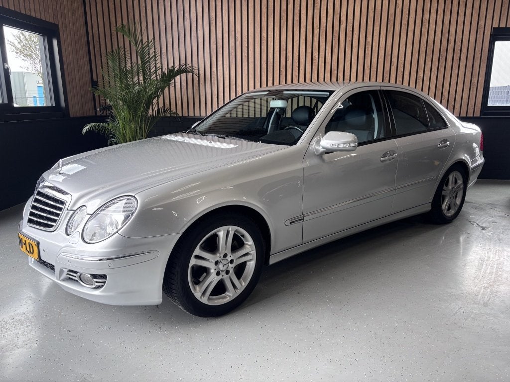 Mercedes-Benz E-Klasse 200 K. Avantgarde XENON/TOP ONDERHOUD, Automaat, Achterwielaandrijving, Gebruikt, 4 cilinders