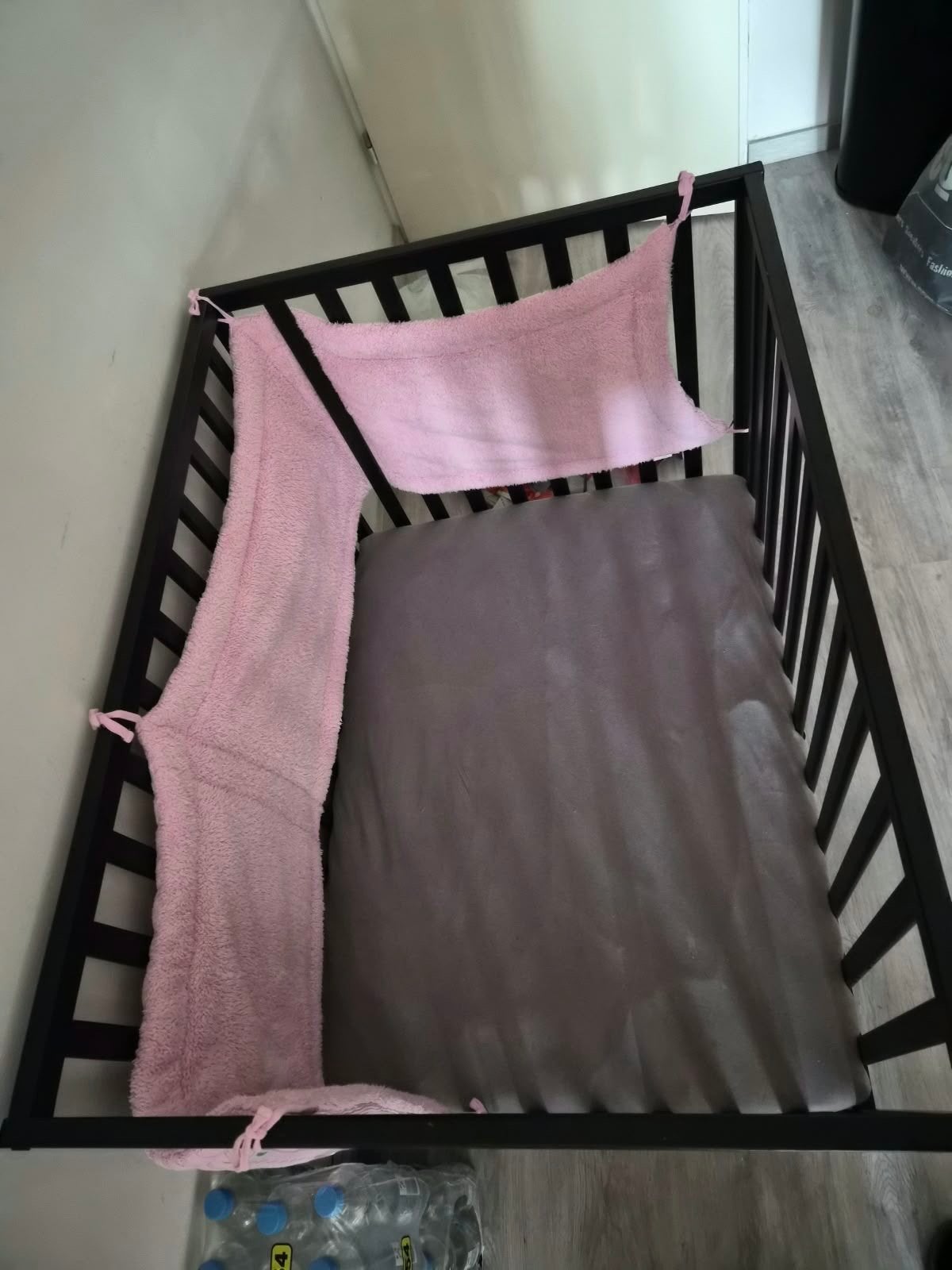 Baby box zwart met matras, hoeslaken en accessoires, Kinderen en Baby's, Ophalen, Gebruikt, Rechthoekig