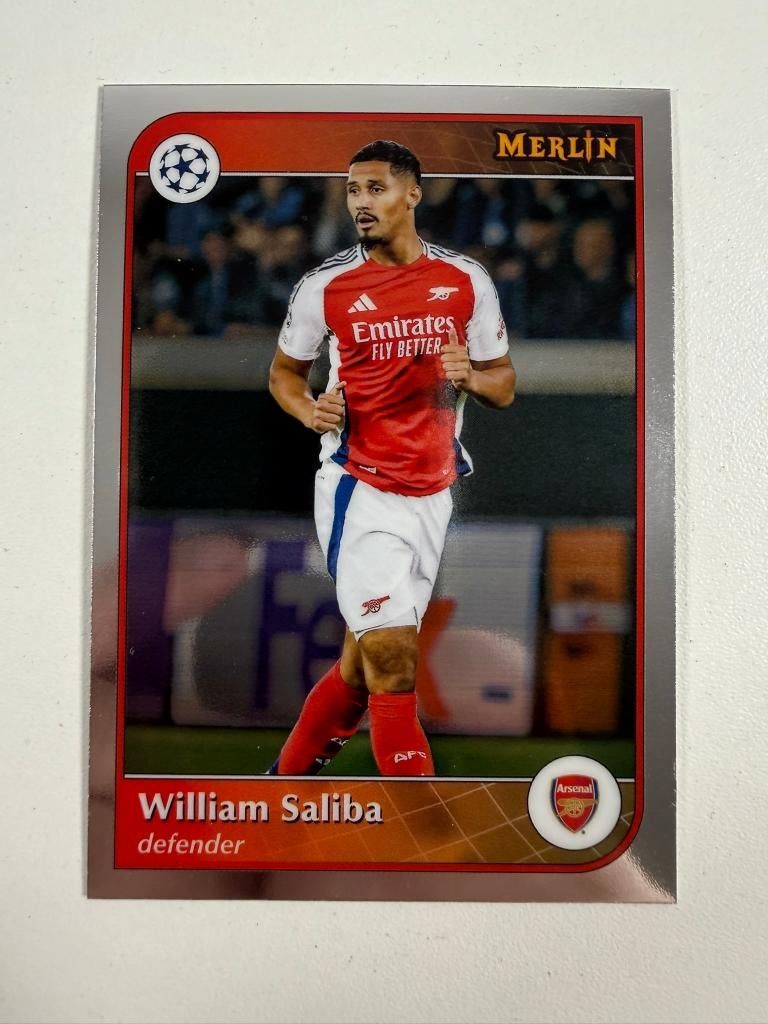 12 William Saliba Merlin 2024-25, Ophalen of Verzenden, Nieuw, Buitenlandse clubs, Poster, Plaatje of Sticker