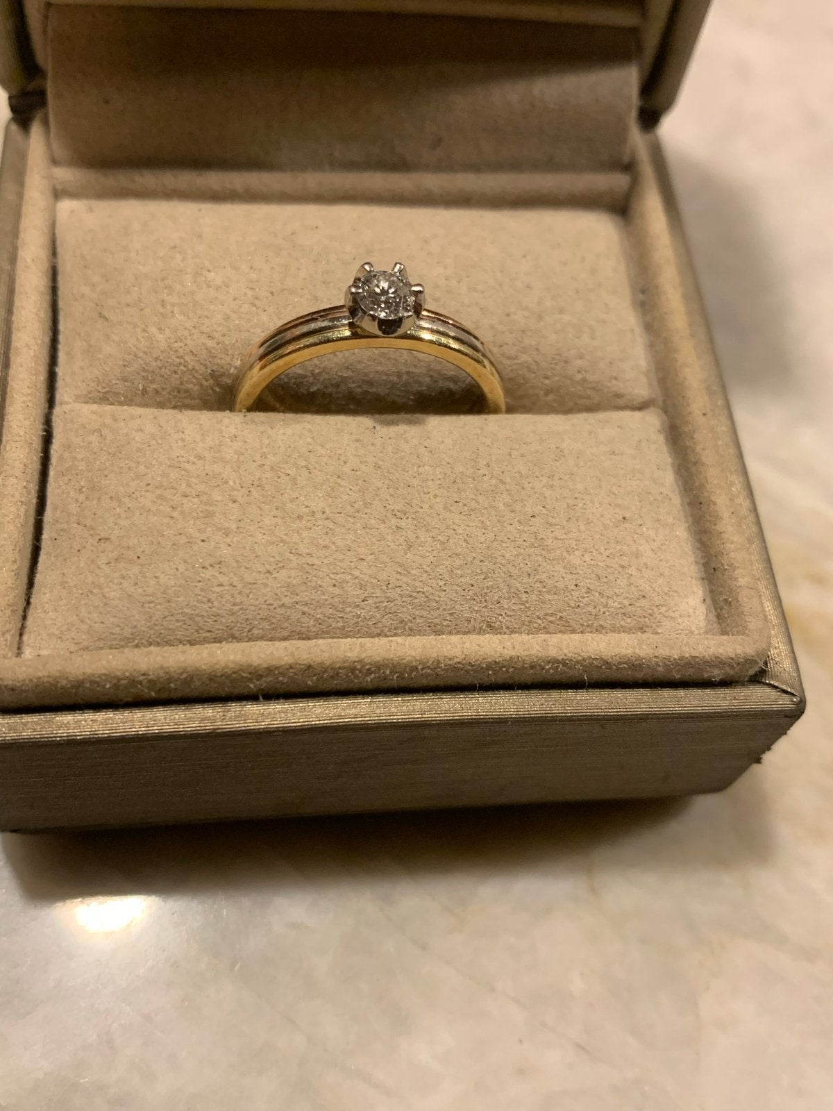 Unieke Tri-color Verlovingsring met Natuurlijke Diamant, Ophalen, Gebruikt, 17 tot 18, Met edelsteen