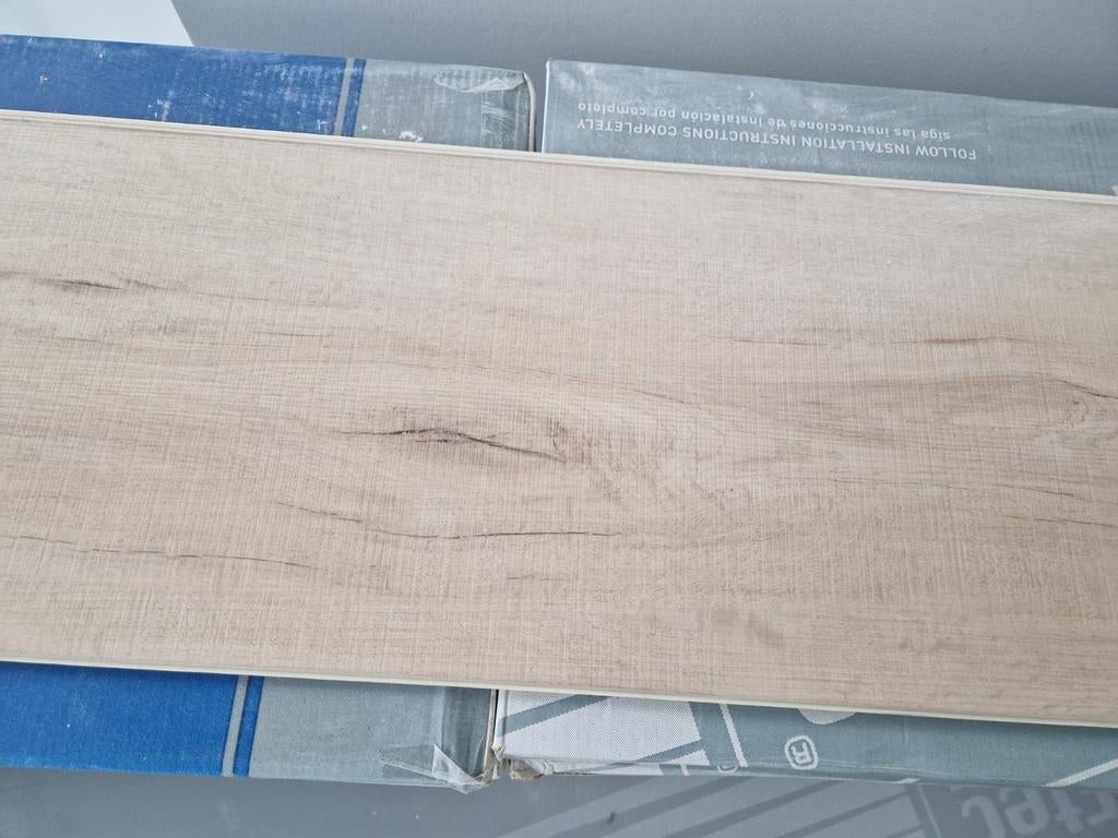 Nieuwe PVC laminaat brede stroken click vloer 57.5 m2, Huis en Inrichting, Stoffering | Vloerbedekking, Ophalen