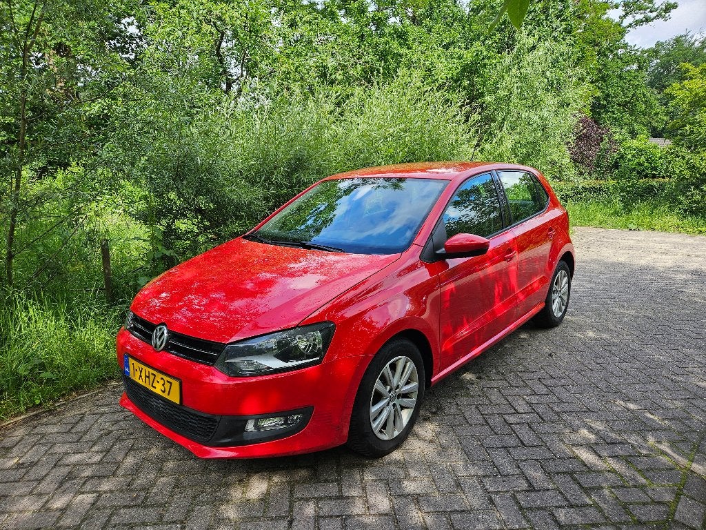Volkswagen Polo 1.2 TSI 66KW/90PK 2012 Rood, Voorwielaandrijving, Euro 5, Stof, 40 €/maand