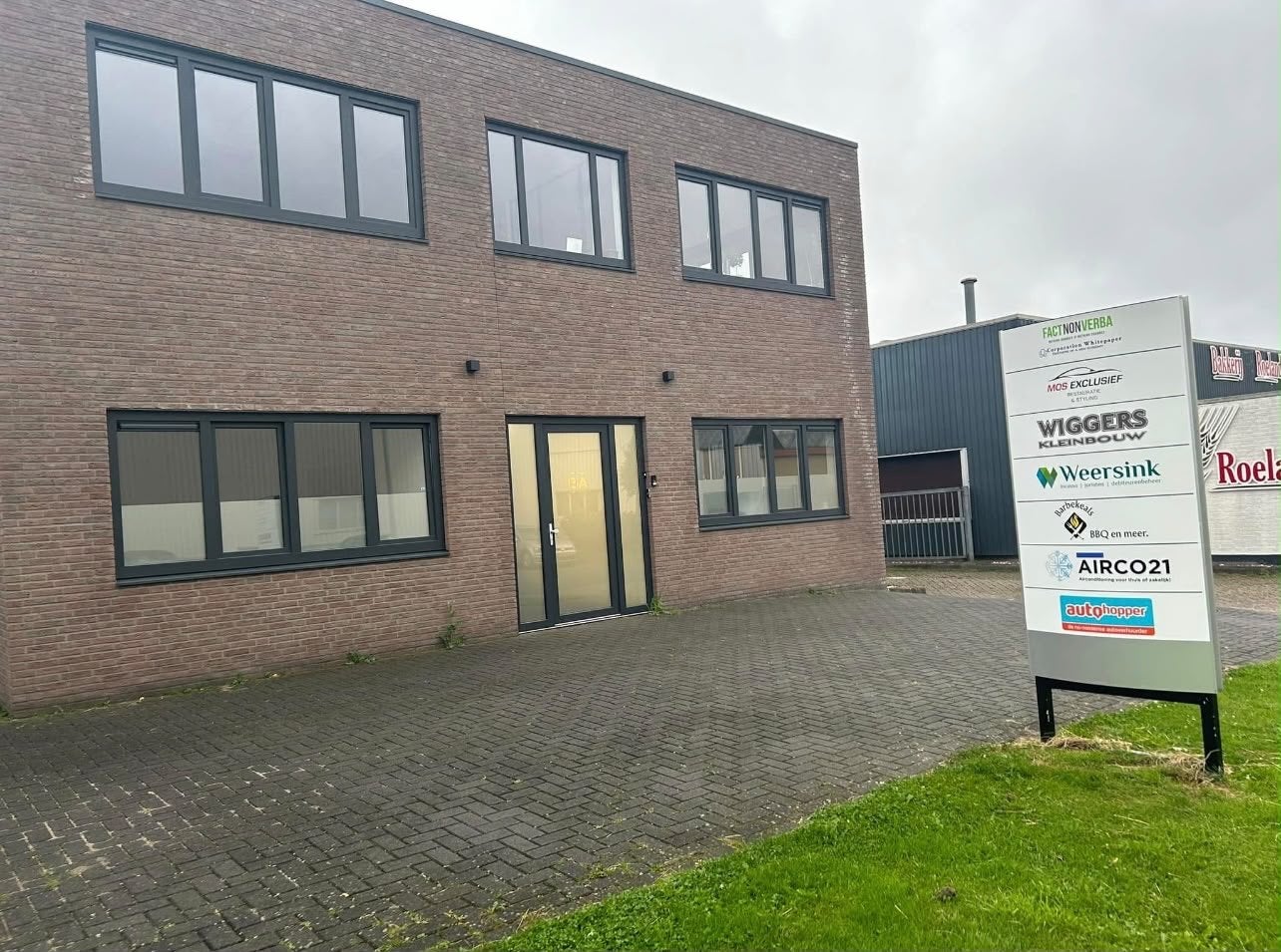 Kantoorruimte te huur met airco en internet oldenzaal zuid, Huur, Kantoorruimte