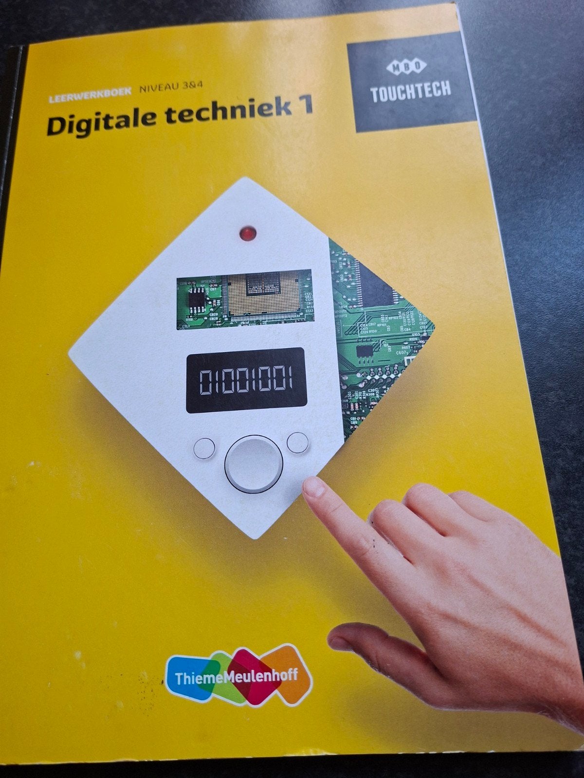 Leerwerkboek Digitale techniek 1 - TouchTech, Boeken, Schoolboeken, Overige vakken, Ophalen of Verzenden, Overige niveaus, A. de Bruin
