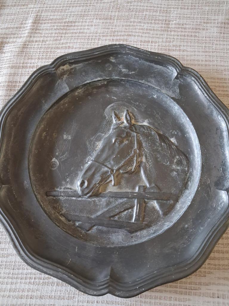 Antieke tinnen wandplaat met paardenmotief, Ophalen of Verzenden