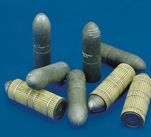 H-674,ROYAL MODEL 1-35,NO,069,38cm Raketenwerfer 61 L/5.4 Am, Hobby en Vrije tijd, Ophalen of Verzenden, Zo goed als nieuw, 1:35 tot 1:50