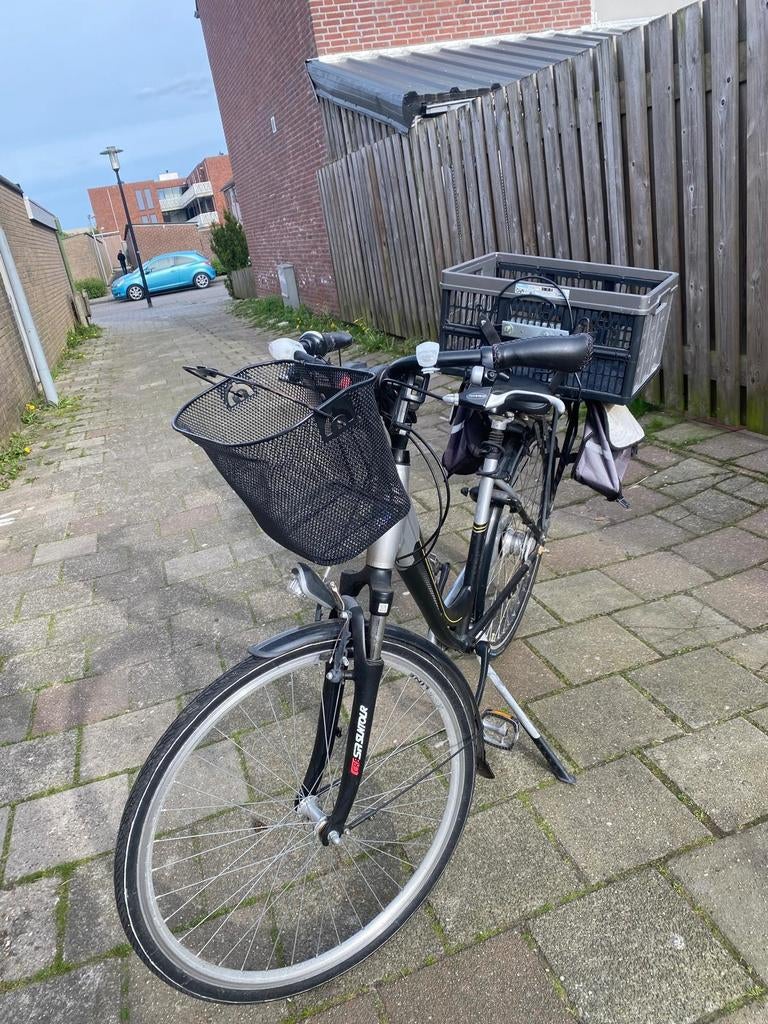 Omafiets met mand en bagagedrager, Fietsen en Brommers, Fietsen | Dames | Omafietsen, Gebruikt, 53 tot 56 cm, Handrem, Versnellingen
