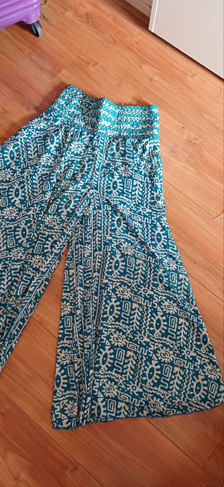 Mooie wijde broek met brede elastische tailleband met goudkl, Kleding | Dames, Maat 38/40 (M), Cam, Ophalen of Verzenden, Zo goed als nieuw