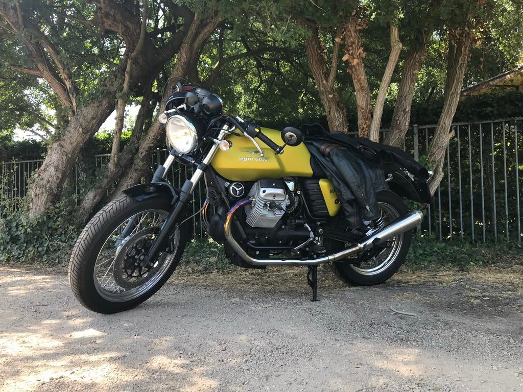 Stijlvolle Moto Guzzi V7 cafe classic (Stone - Geel), 2 cilinders, Sportuitlaat, 744 cc, Gebruikt