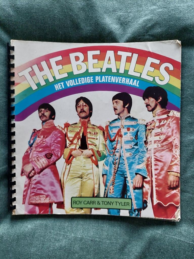 The Beatles: Het Volledige Platenverhaal - Boek, Ophalen of Verzenden, Gelezen, Artiest, Roy Carr & Tony Tyler