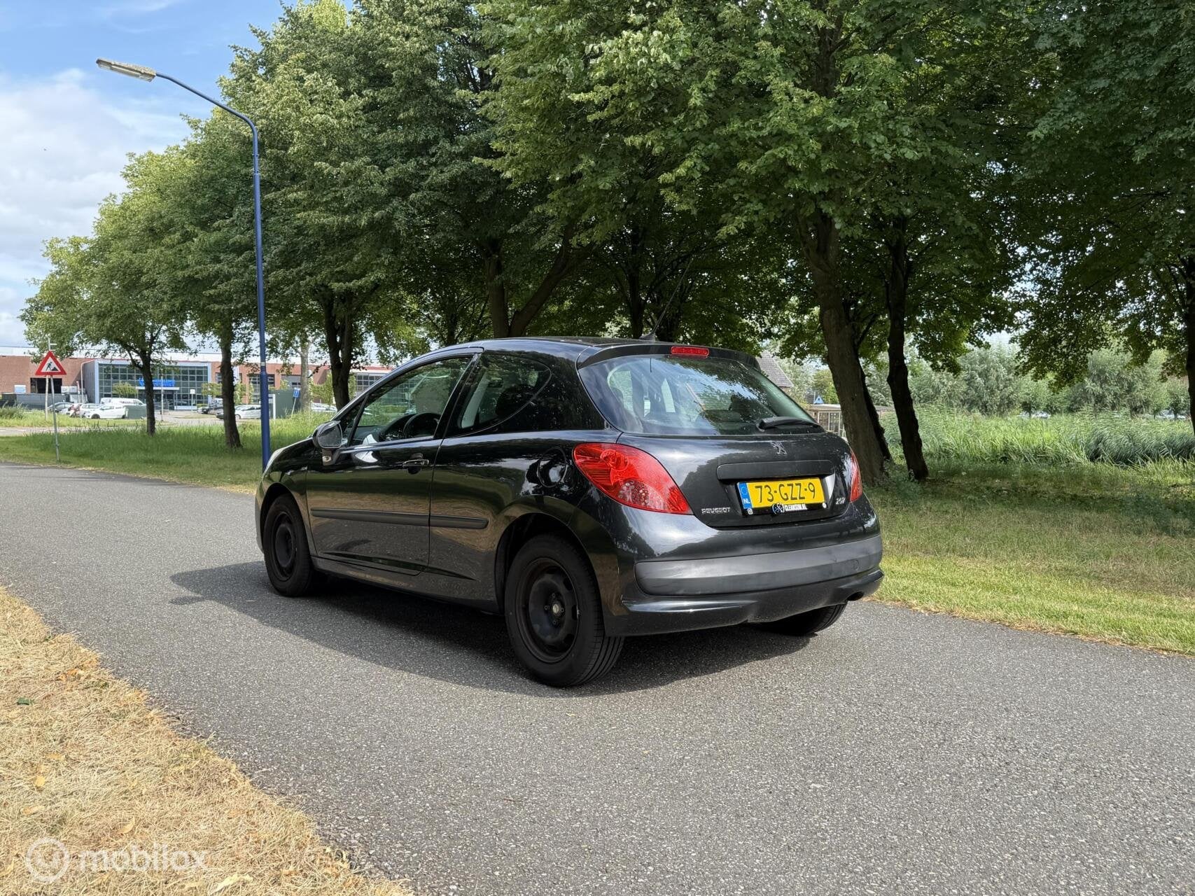 Peugeot 207 1.6 VTi XS*GROOT SCHERM*AIRCO*APK 5/27*ELEK RAME, Voorwielaandrijving, Gebruikt, 4 cilinders, Zwart