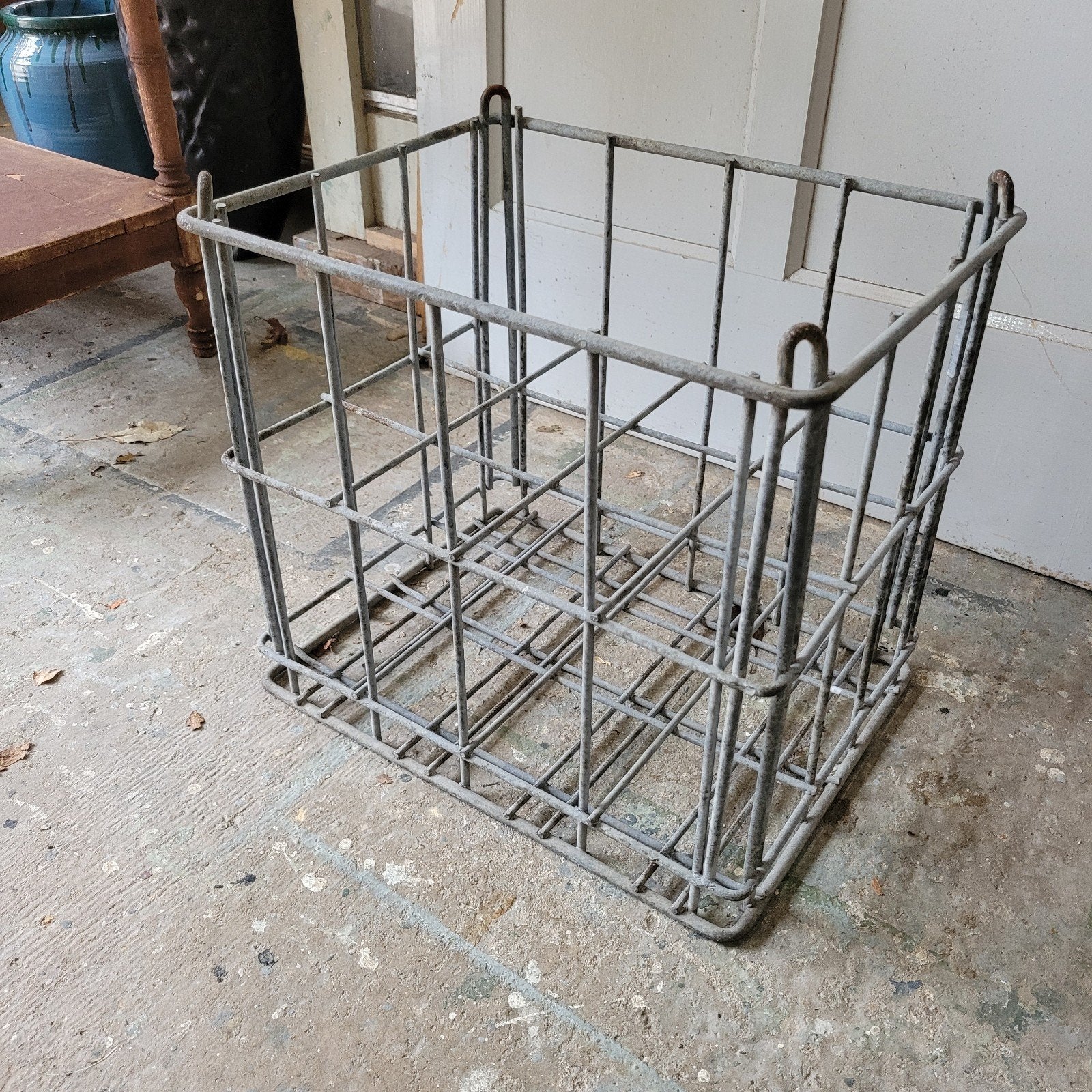 Brocante oude zinken flessenkrat melkflessenkrat, Antiek en Kunst, Ophalen