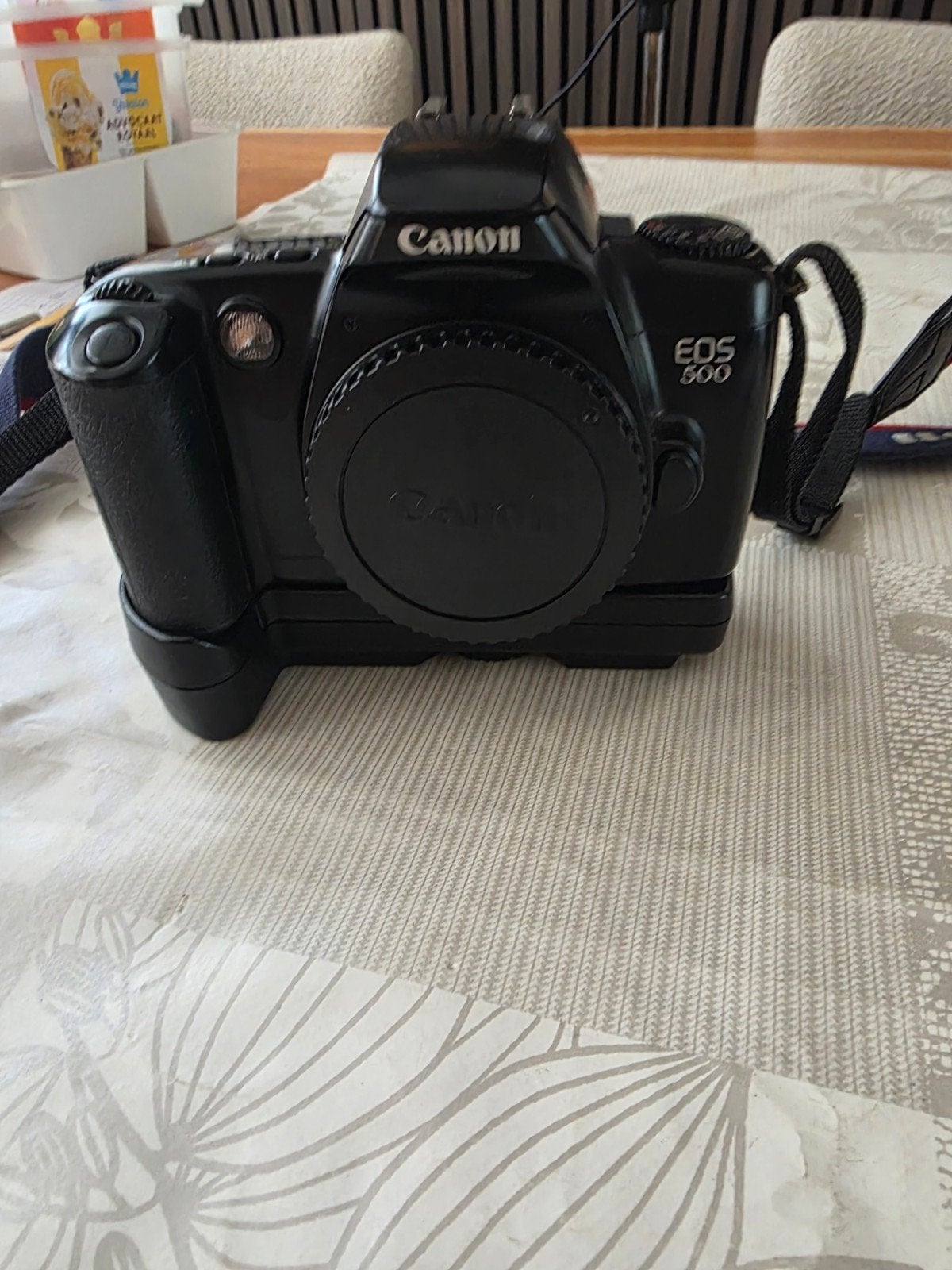 Canon EOS 500 Spiegelreflexcamera met Battery Pack BP-8, Audio, Tv en Foto, Fotocamera's Analoog, Ophalen of Verzenden, Gebruikt