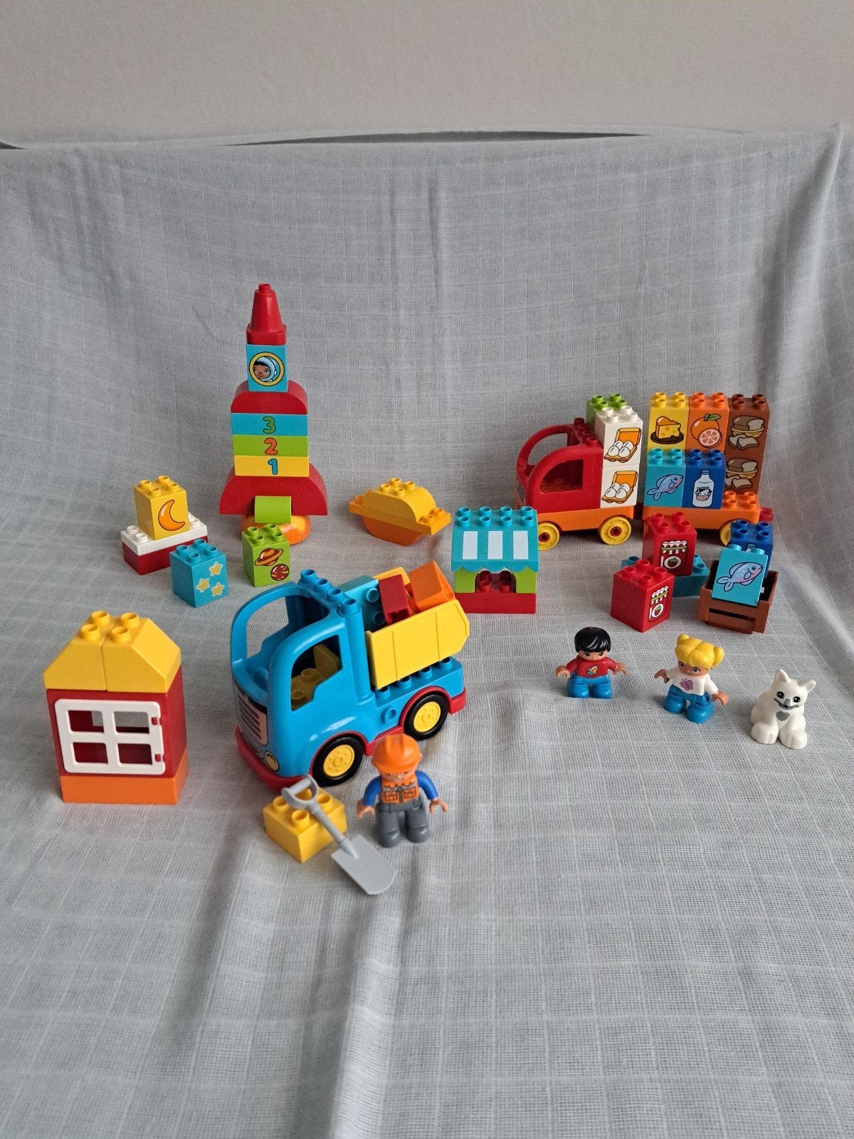Lego Duplo vrachtwagens en raket, Kinderen en Baby's, Gebruikt, Ophalen of Verzenden, Compleet, Duplo