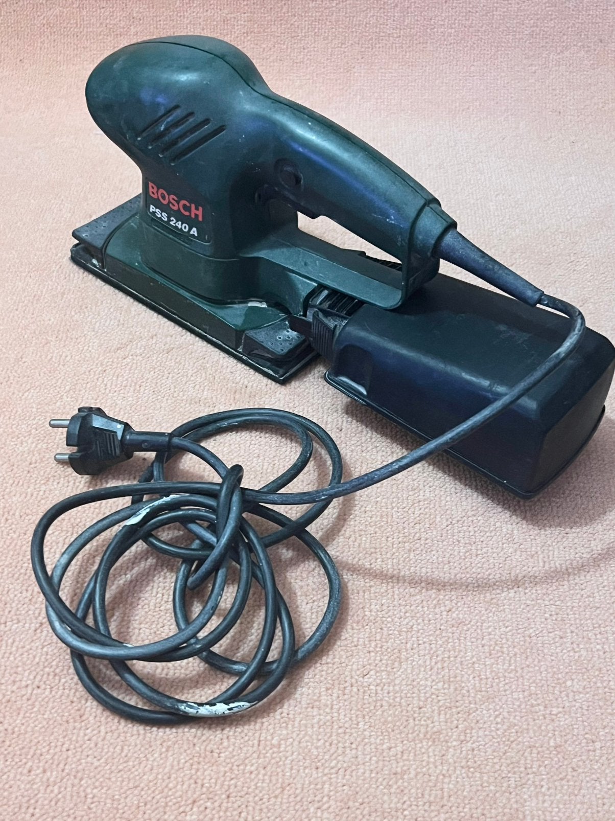 Bosch PSS 240 A schuurmachine, Ophalen of Verzenden, Gebruikt, Minder dan 600 watt, Vlakschuurmachine