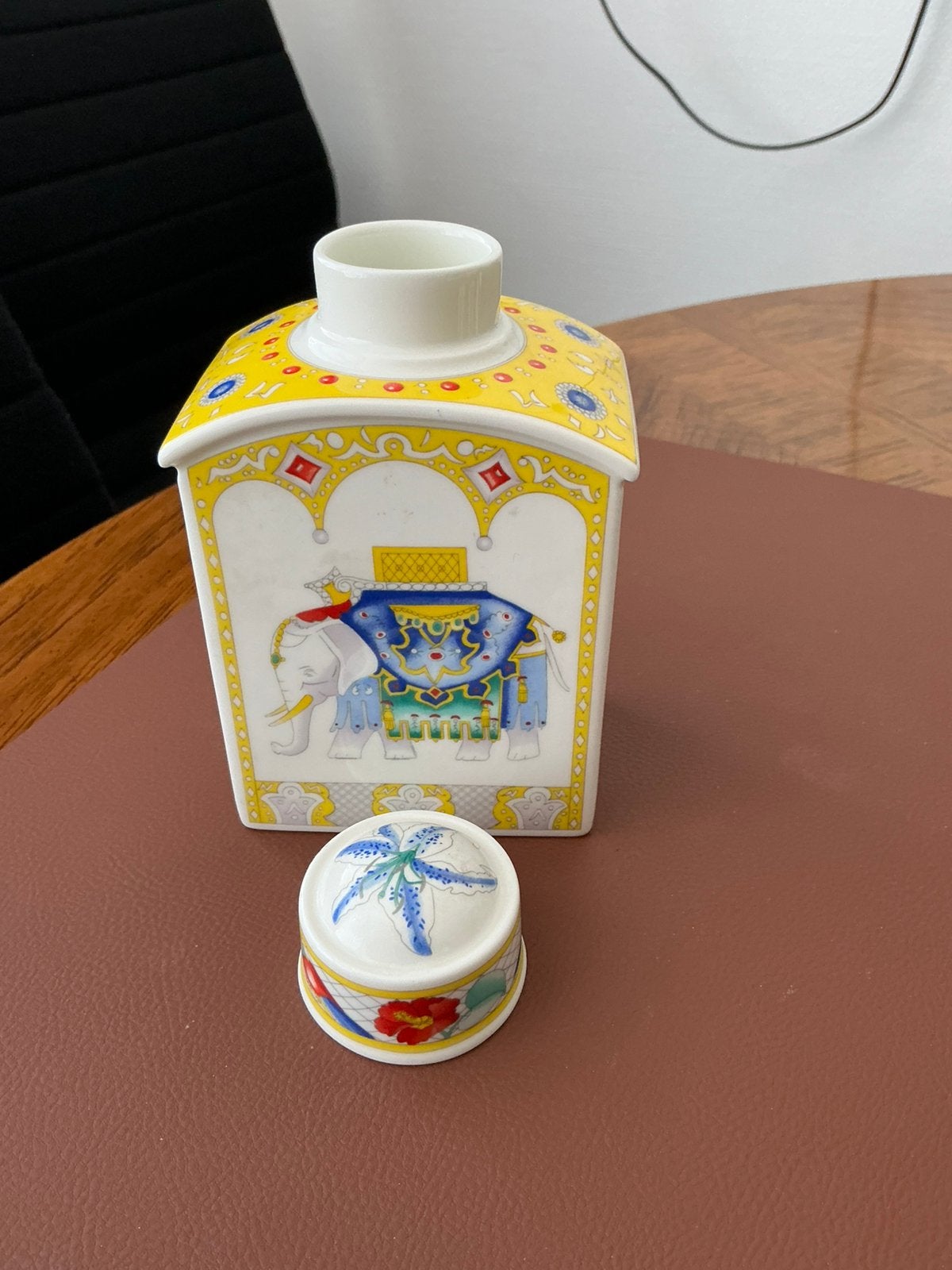 Thee busje porcelijn ‘ Hutsenreuter ‘, Verzenden