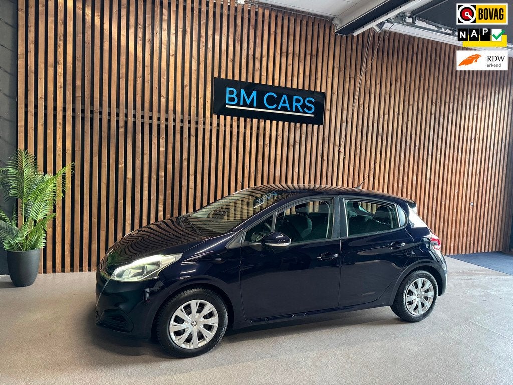 Peugeot 208 1.2 PureTech Active Airco, Navigatie,trekhaak, Voorwielaandrijving, Gebruikt, 1199 cc, 23 km/l