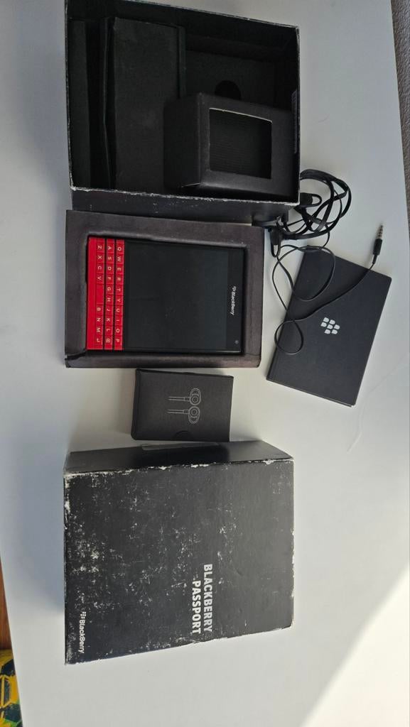 BlackBerry Passport Red Edition - Zo goed als nieuw, Telecommunicatie, Mobiele telefoons | Blackberry, Zo goed als nieuw, Zonder abonnement