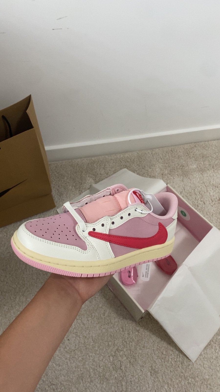 Nike Travis Scott Tropical Pink, Ophalen of Verzenden, Nieuw, Sneakers of Gympen