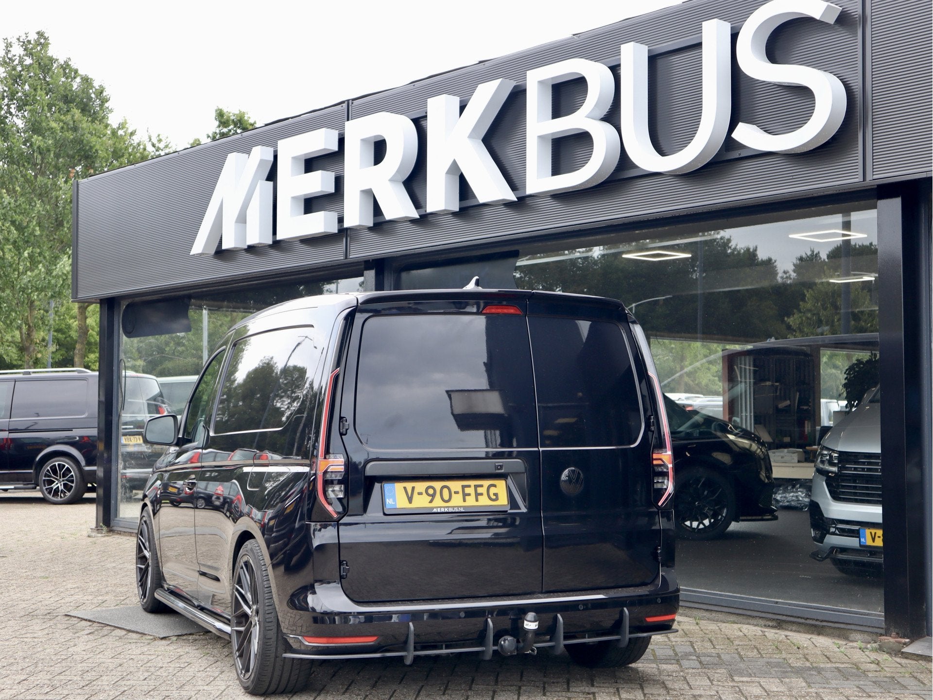 Volkswagen Caddy Cargo 2.0 TDI 120PK DSGBLACK EDITION, Auto's, Bestelauto's, Gebruikt, Euro 6, 4 cilinders, Volkswagen