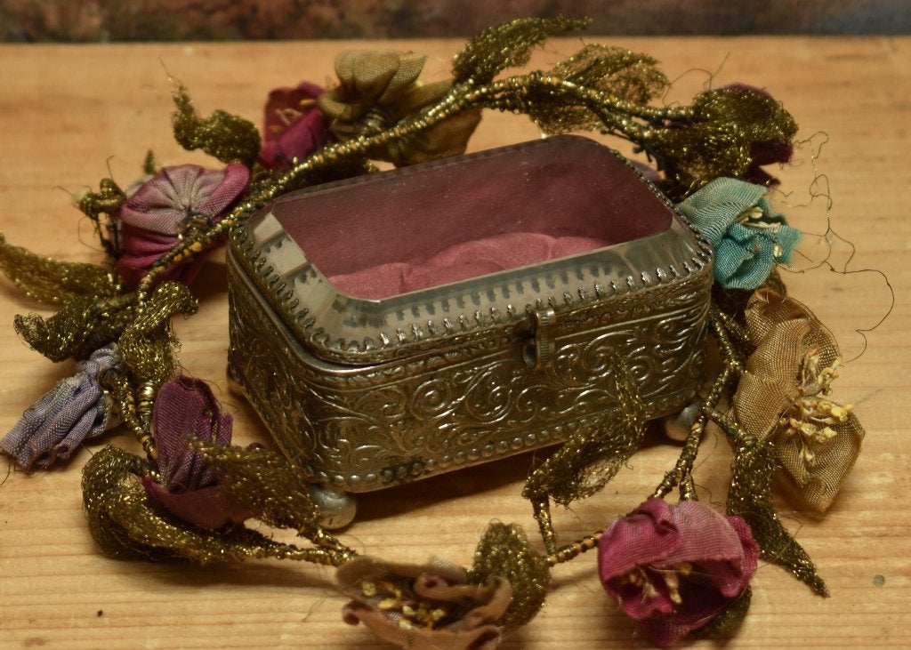 Oud Verzilverd Bruidskistje. Uit Aletta's Tijd", Antiek en Kunst, Ophalen of Verzenden
