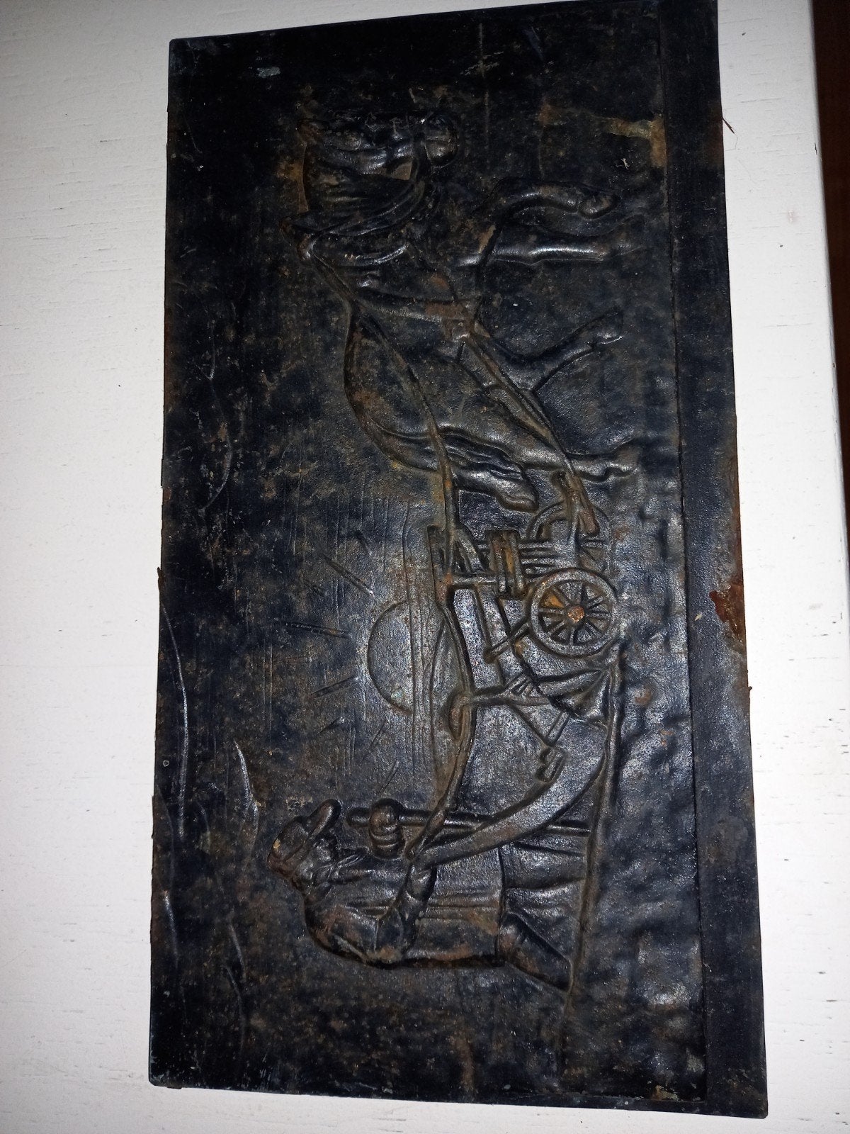 Gietijzeren wandplaat met boer DDR kunst?, Ophalen of Verzenden
