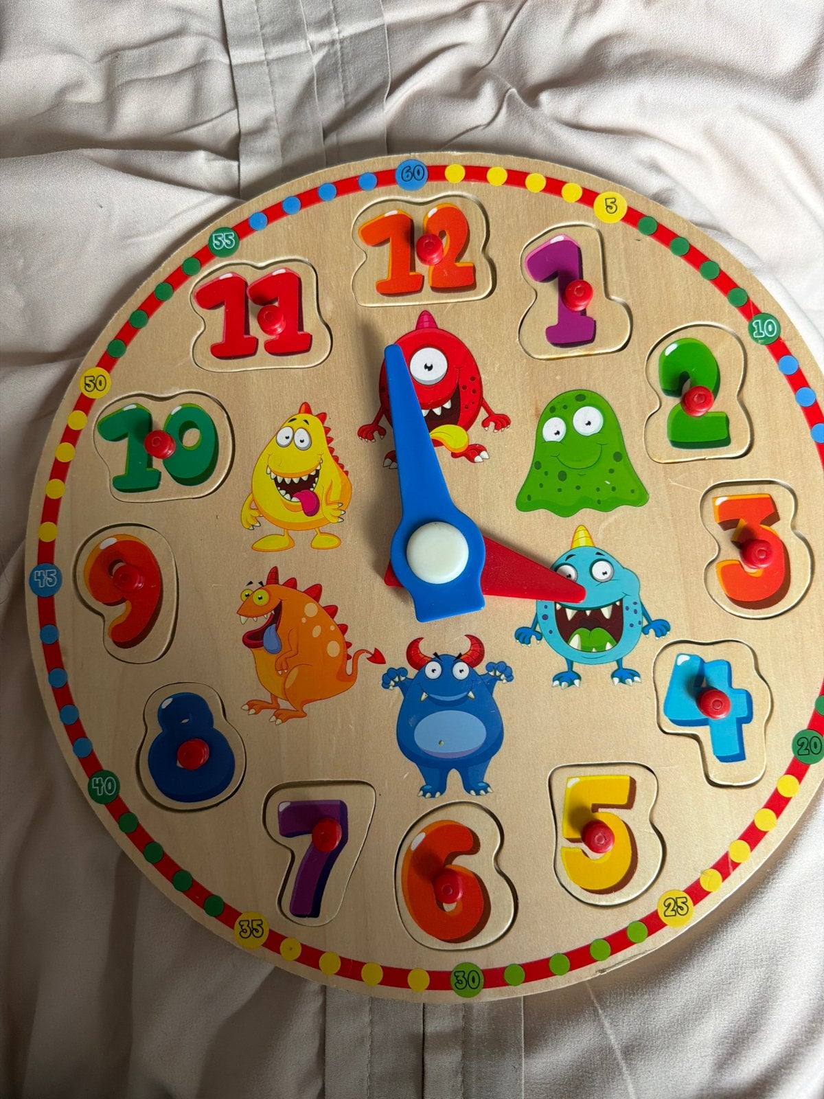 Houten leerklok met puzzelstukken en vrolijke monsters, Ophalen of Verzenden, Zo goed als nieuw, Puzzelen