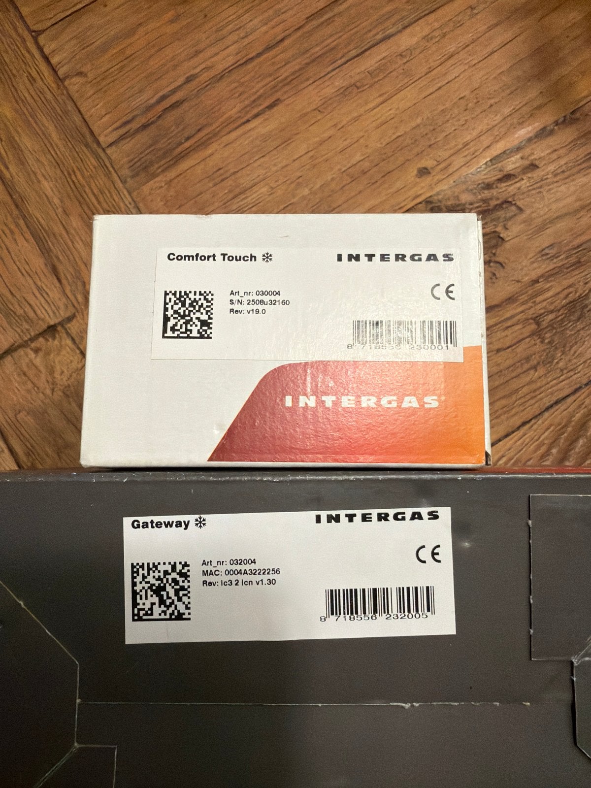 Nieuwe Intergas Comfort Touch thermostaat wit + zwarte gatew, Ophalen of Verzenden, Slimme thermostaat, Nieuw
