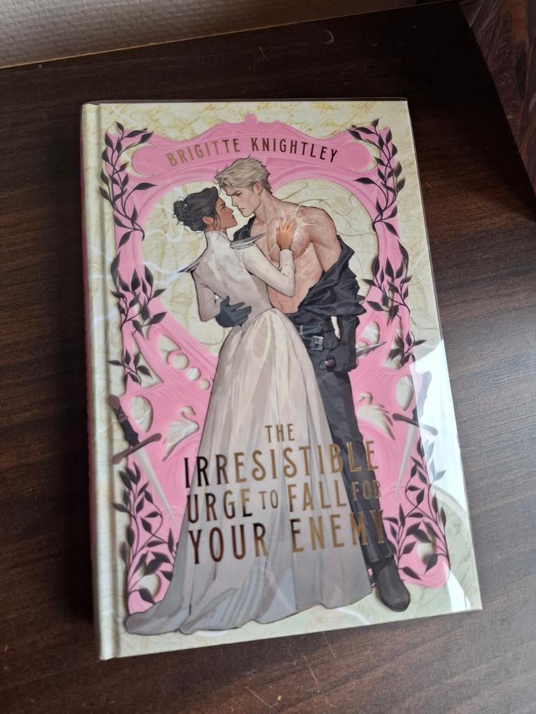 The Irresistible Urge to Fall For Your Enemy - Illumicrate, Boeken, Brigitte Knightley, Nieuw, Ophalen of Verzenden, Fictie