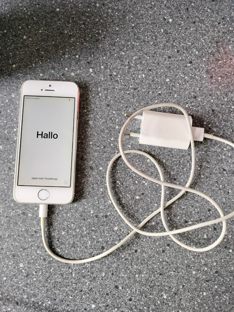 I phone met lader, Telecommunicatie, Mobiele telefoons | Apple iPhone, Ophalen, Gebruikt