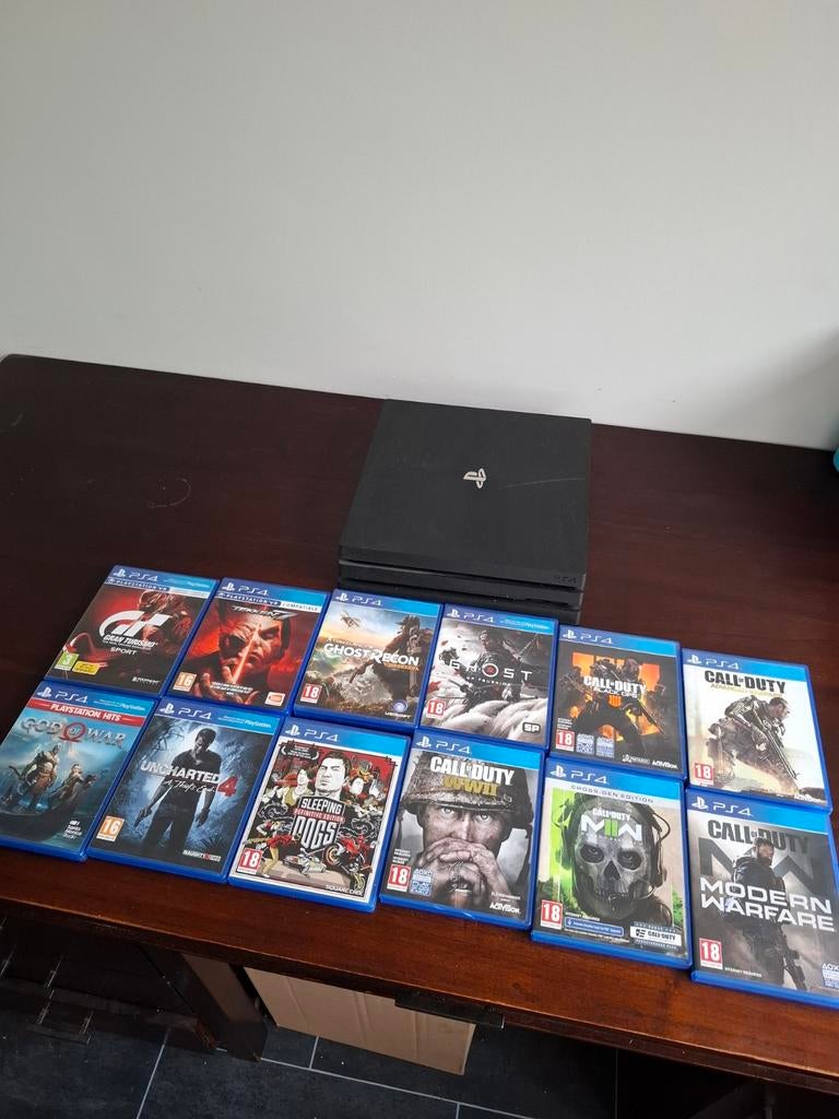 PS4 PRO met 12 games - Call of Duty, God of War, Uncharted, Online, Gebruikt, Vanaf 18 jaar, Shooter
