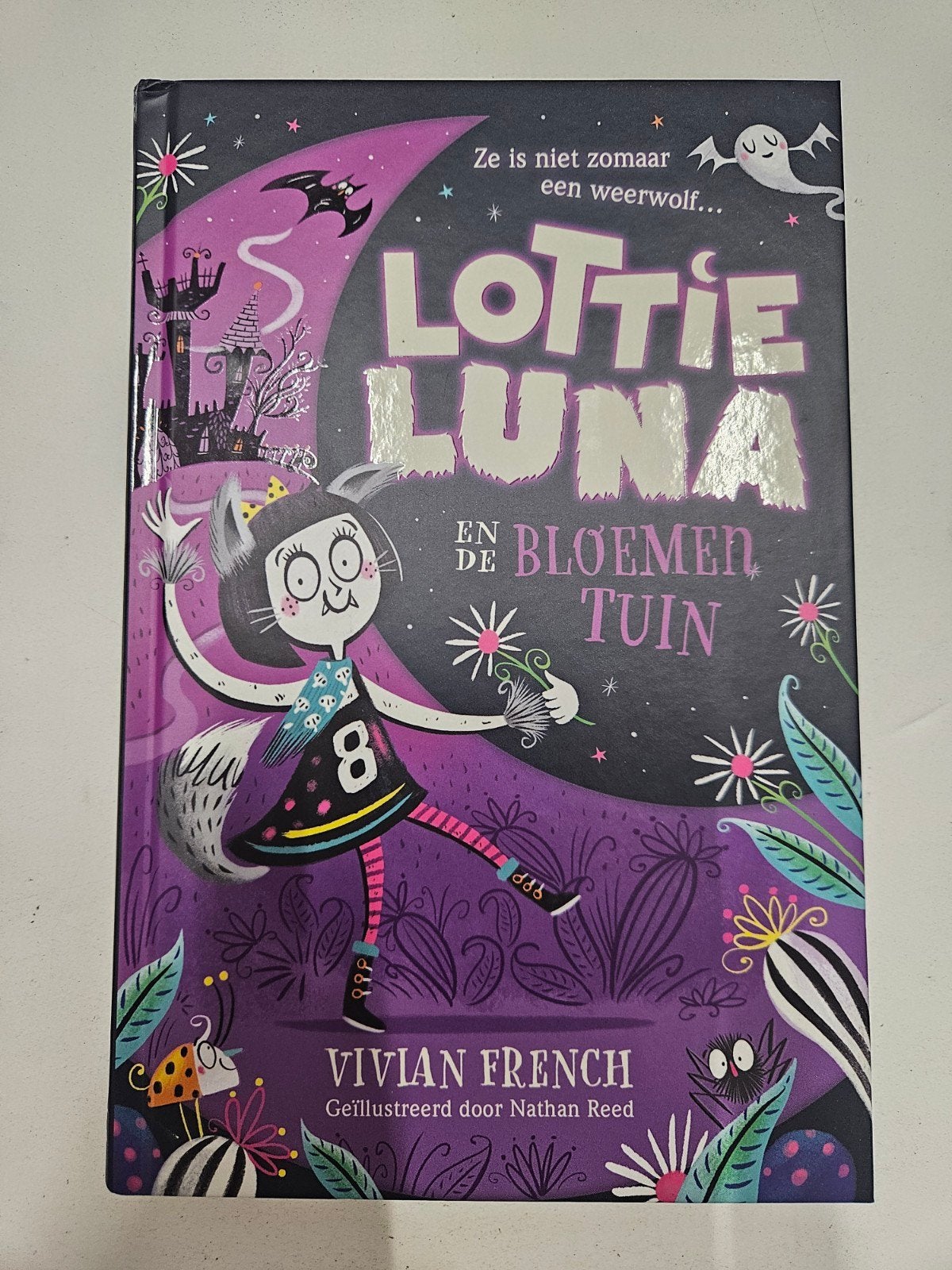 Vivian French - Lottie Luna en de Bloementuin, Fictie algemeen, Vivian French, Ophalen of Verzenden, Zo goed als nieuw