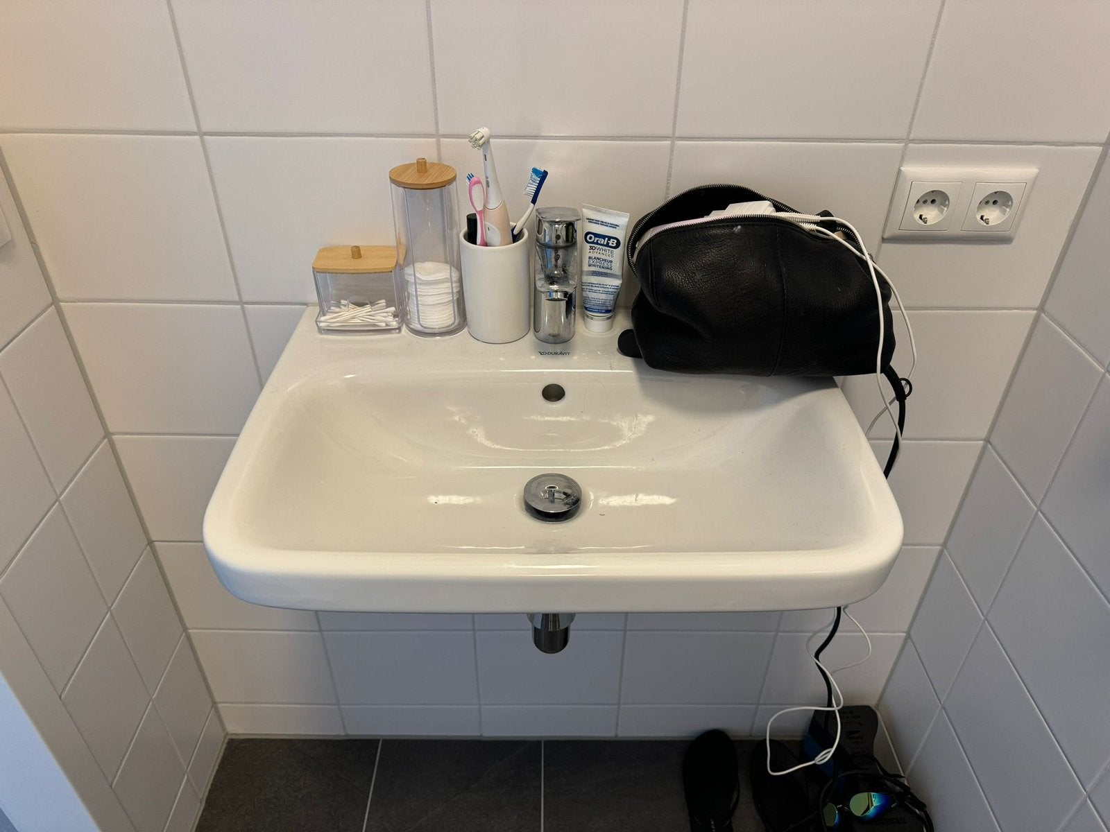 GRATIS Wastafel, Ophalen, 50 tot 100 cm, Zo goed als nieuw, Minder dan 100 cm