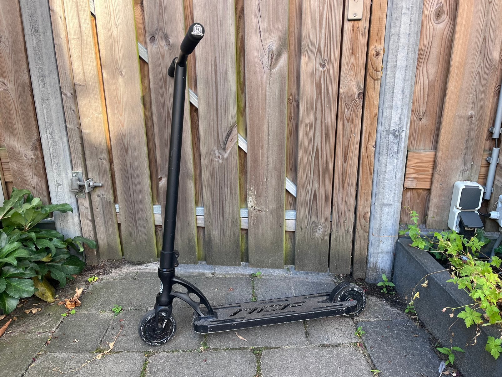 MGP Stuntstep + helm (maat M) – goede staat, Fietsen en Brommers, Steps, Ophalen of Verzenden, Zo goed als nieuw, Gewone step