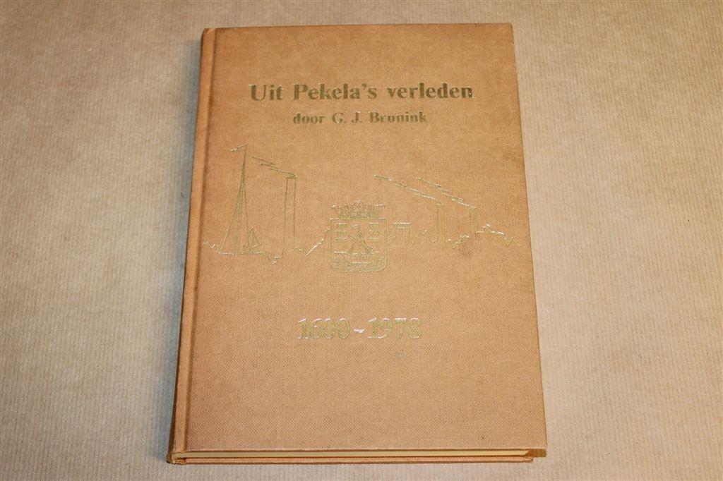 Uit Pekela\'s verleden, 1600-1978 — Brunink, Veel oude foto\, Boeken, Geschiedenis | Stad en Regio, Verzenden, Gelezen