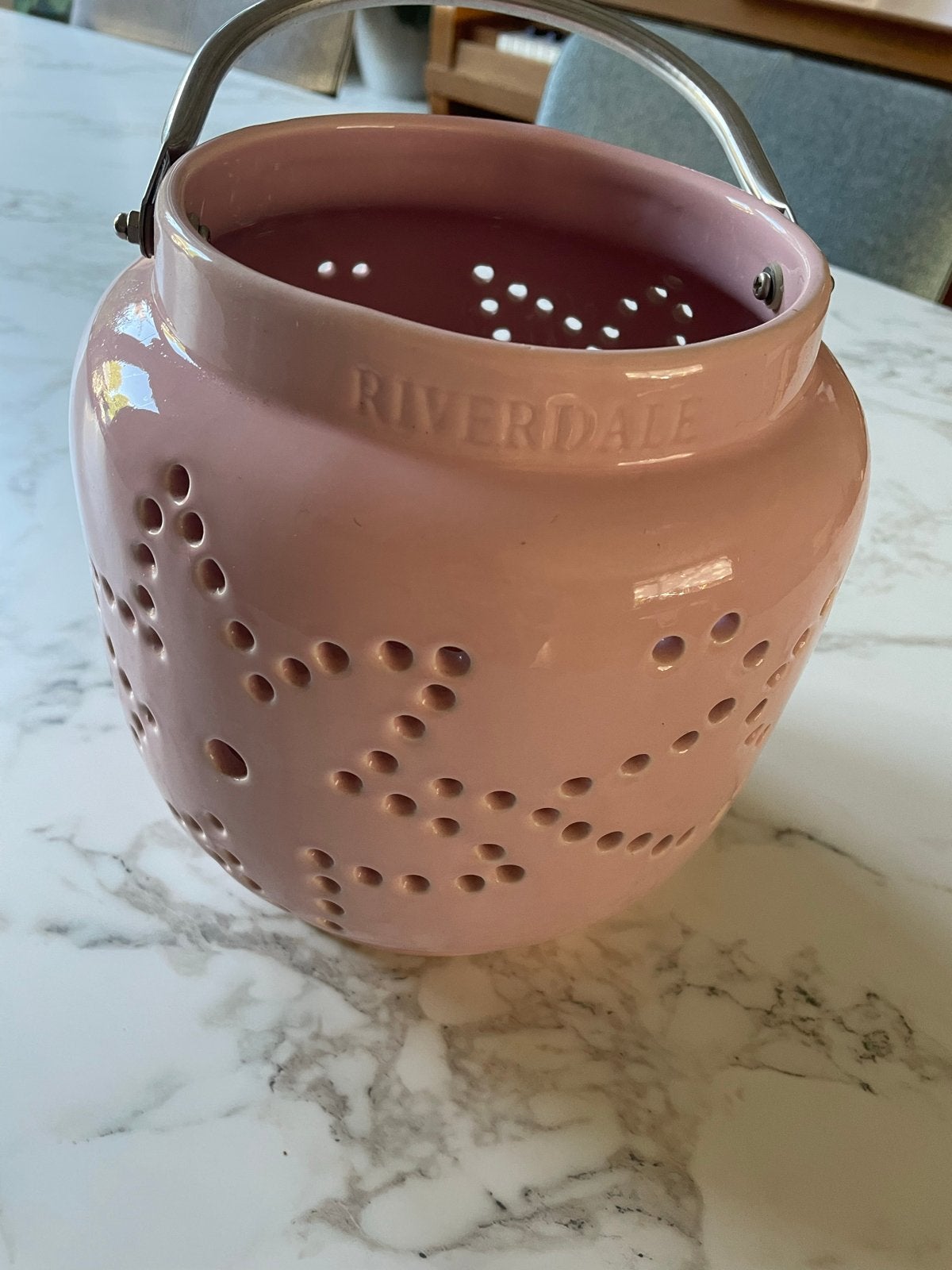 Riverdale Roze Lantaarn met Geperforeerd Patroon, Roze, Ophalen of Verzenden, Zo goed als nieuw, Modern
