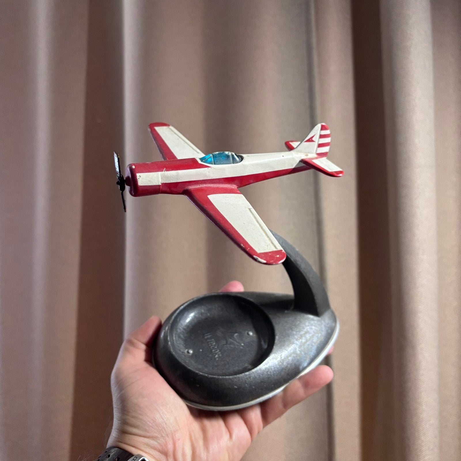 Sovjet Yakovlev Yak-50 Kunstvliegtuig Bureau-souvenirmodel, Antiek en Kunst, Ophalen of Verzenden