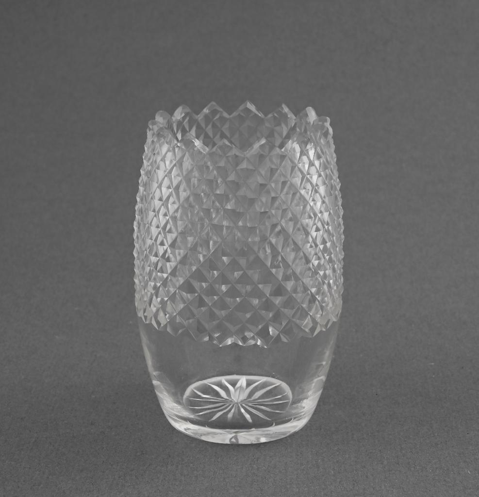 klein kristallen vaasje, hoogte: 8,5cm, Verzenden