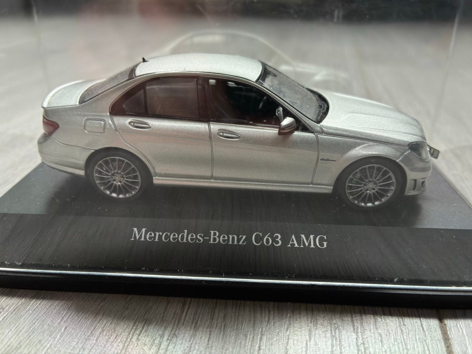 Mercedes-Benz C63 AMG schaalmodel - Zilver, Hobby en Vrije tijd, Modelauto's | Overige schalen, Zo goed als nieuw, Overige typen