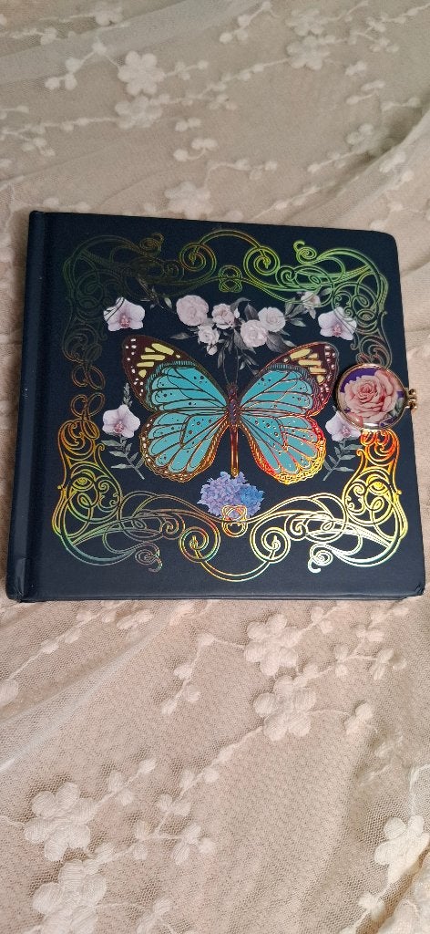 notitieboek regenboog foil vlinder met magneet sluiting, 1234road@info.nl, 1234 road, Ophalen of Verzenden, Zo goed als nieuw
