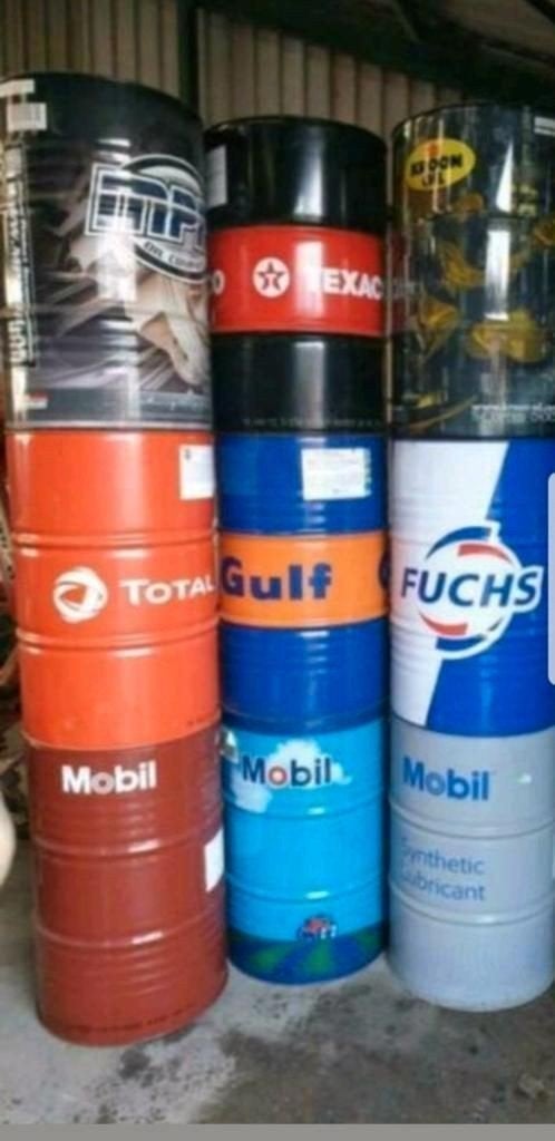 oliedrums olievaten decoratie industriële statafels reclame, Ophalen