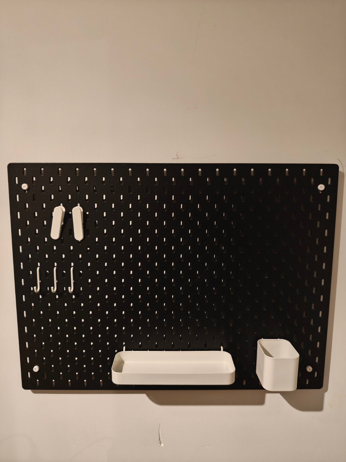 IKEA SKÅDIS Pegboard Zwart met Accessoires, Ophalen, Zwart, Zo goed als nieuw, Metaal