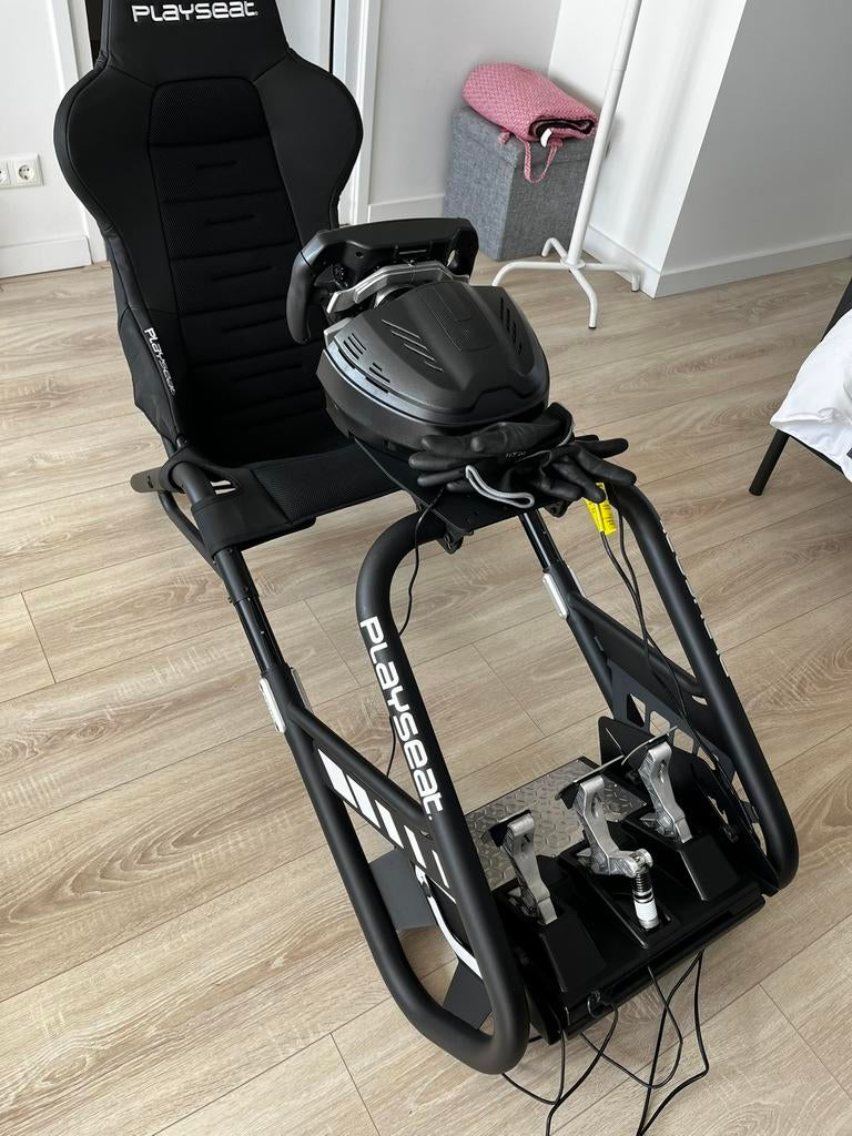 Playseat Trophy icm Thrustmaster SF1000 & TLCM pedalen, Ophalen of Verzenden, Zo goed als nieuw