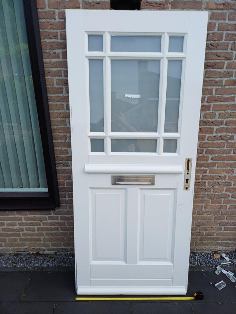 Witte buitendeur met glas en brievenbus, Gebruikt, 80 tot 100 cm, 215 cm of meer, Ophalen of Verzenden