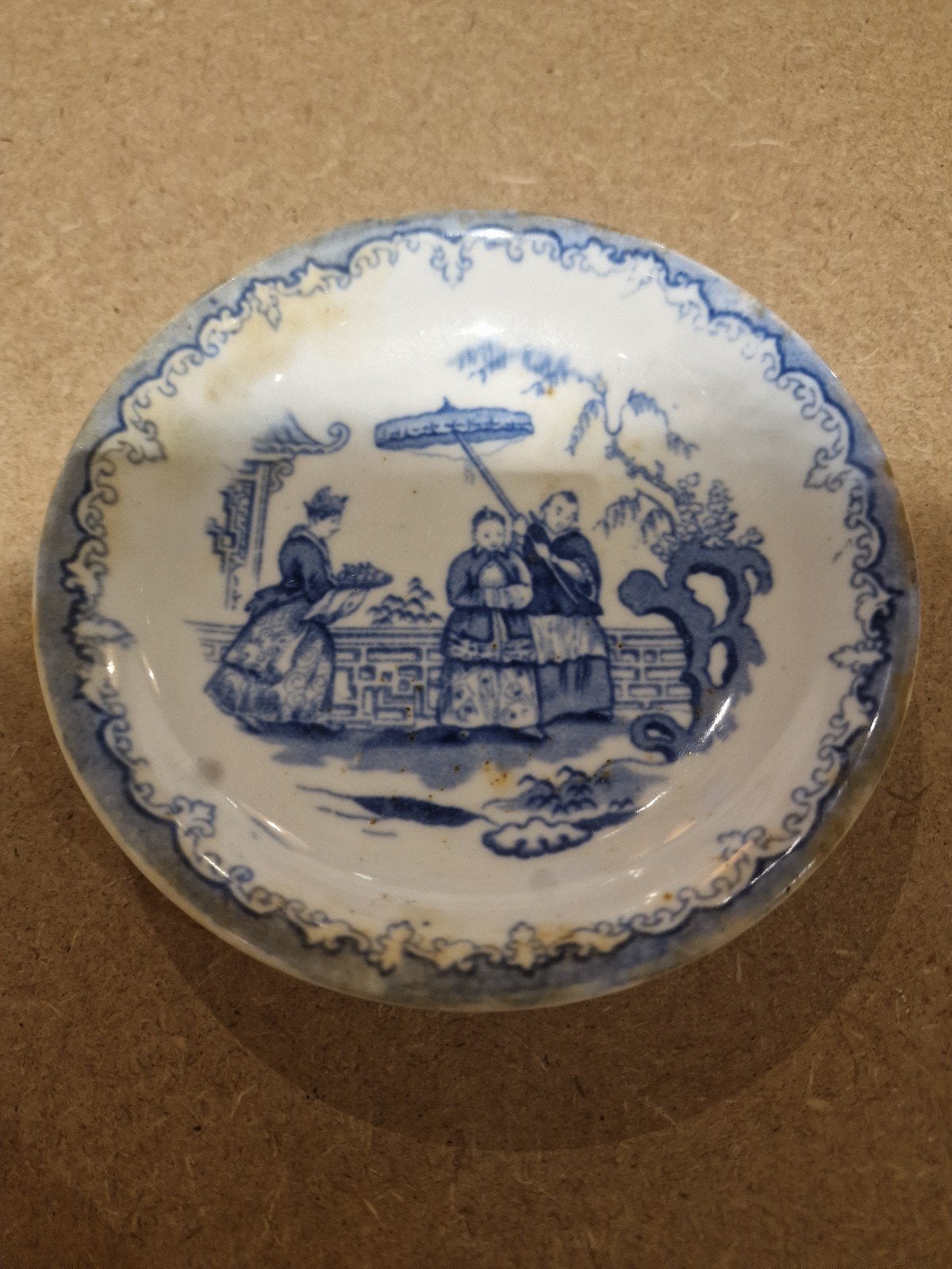 Antiek Chinees porseleinen schaaltje - Mandarijn Figuren, Antiek en Kunst, Antiek | Porselein, Ophalen of Verzenden