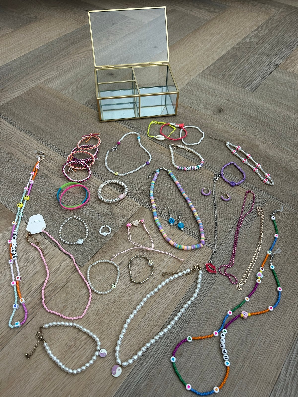 Grote collectie sieraden en sieradendoos , z.g.a.n., Ophalen of Verzenden, Zo goed als nieuw, Overige kleuren