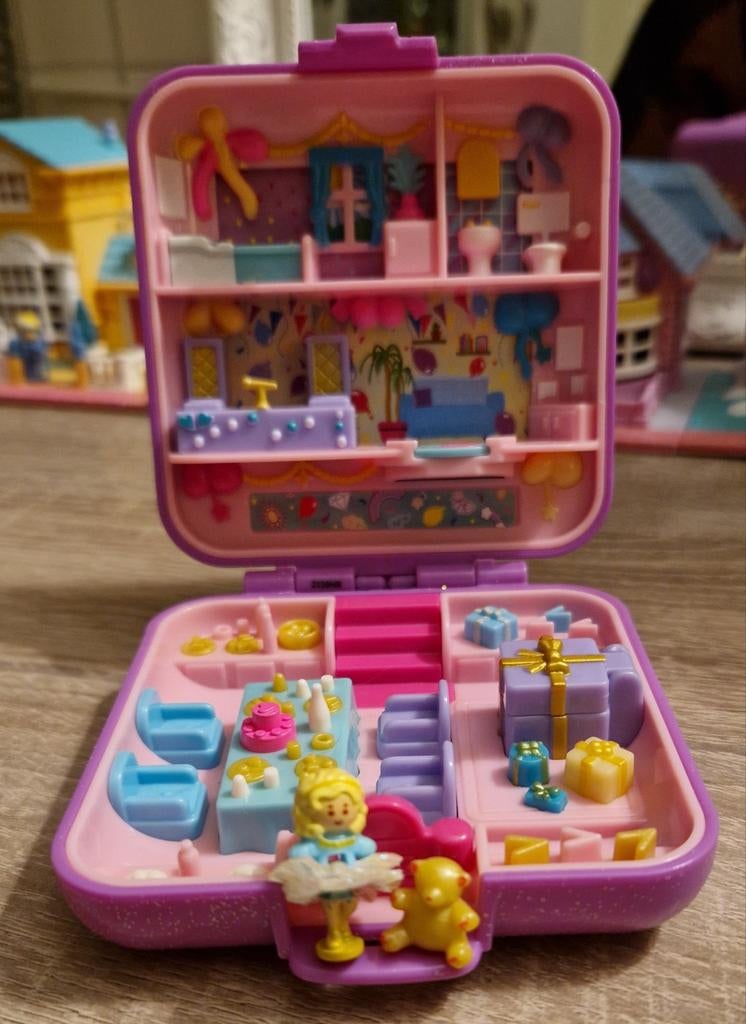 Polly Pocket 30th Anniversary Edition Birthday Surprise, Ophalen of Verzenden, Zo goed als nieuw, Jongen of Meisje