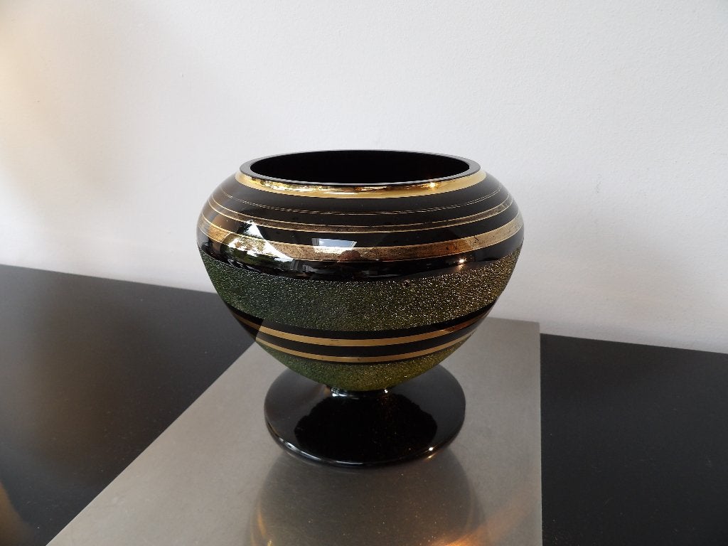 Art Deco Vaas op voet, Doyen Belgium, zwart opaline glas