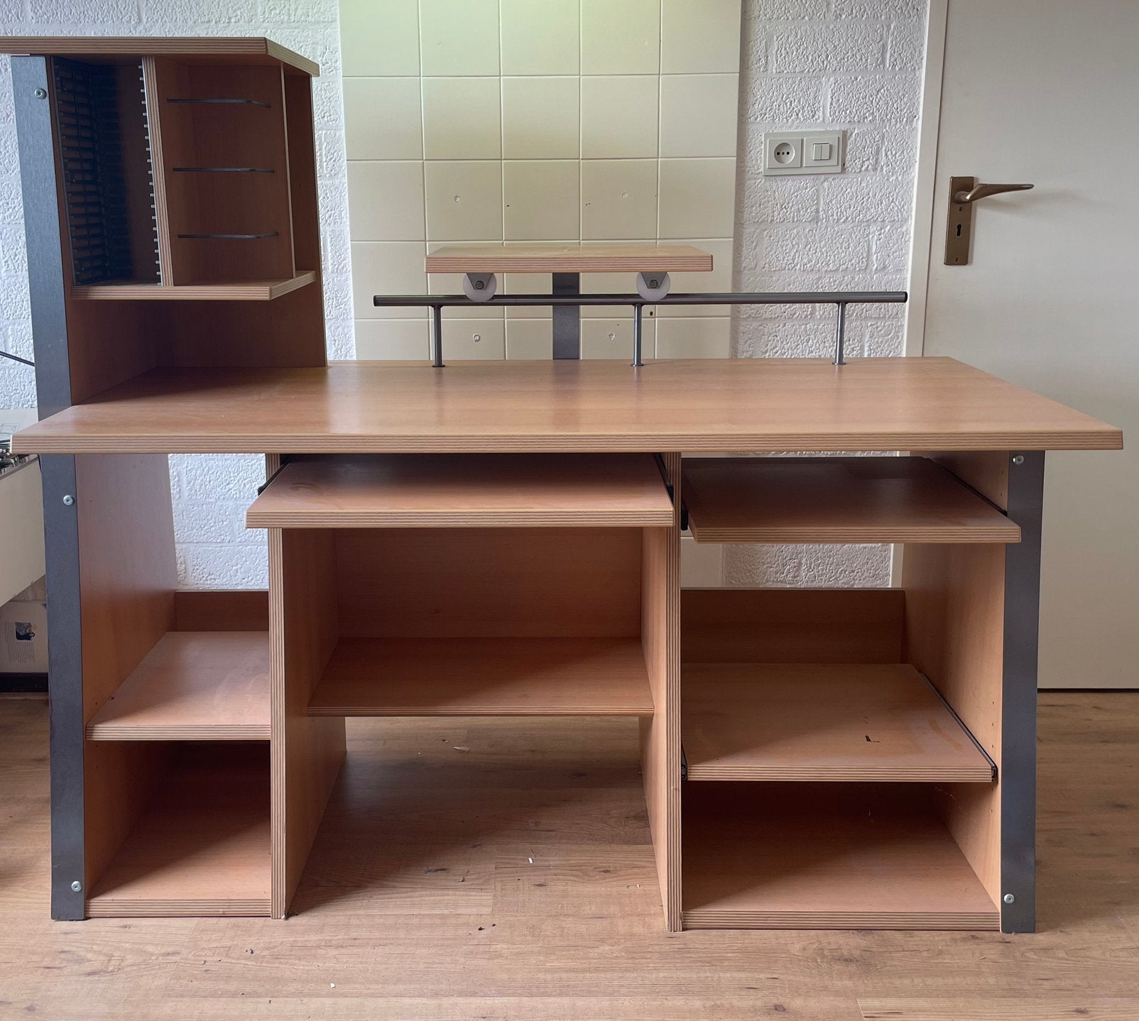 Computer bureau, Huis en Inrichting, Bureaus, Ophalen, Gebruikt, 150 cm, Hout