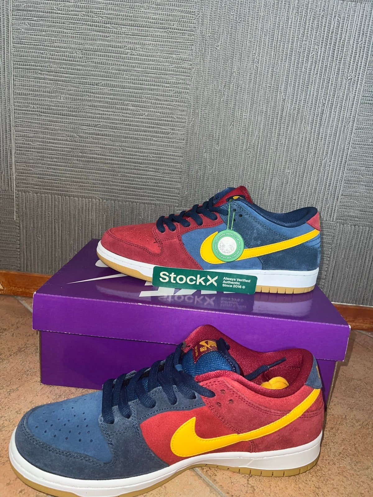 Nike Dunk Low SB Barcelona Maat 43, Ophalen of Verzenden, Nieuw, Overige kleuren, Sneakers of Gympen